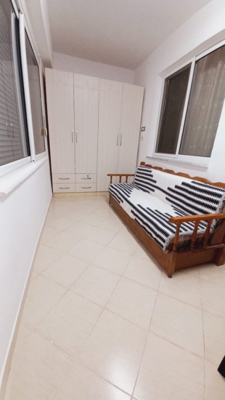 Tirane, jepet me qera shtepi 1+1 Kati 1, 72 m² 550 € (Ali Demi)