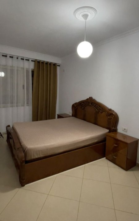 Tirane, jepet me qera Vile 1+1 Kati 4, 70 m² (Fundi Rruges Jordan Misja, Sapo kalon Shinat e Trenit)