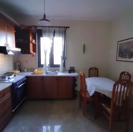 Tirane, jepet me qera apartament 2+1 Kati 5, 80 m² 700 € (rruga e durresit)
