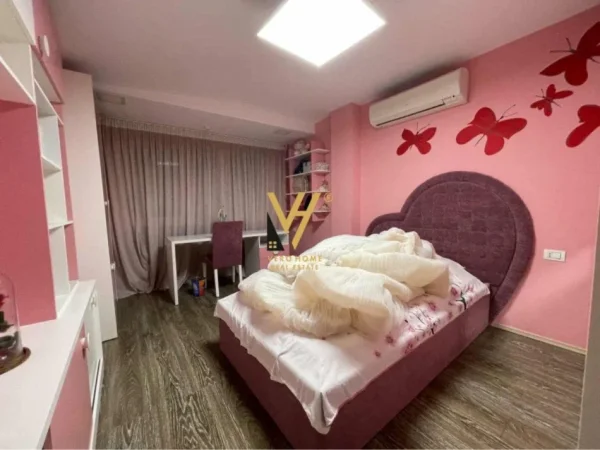 Tirane, shitet apartament+verande | Penthouse 4+1+Ballkon Kati 4, 227 m² 432.600 € (LIQENI I THATE)