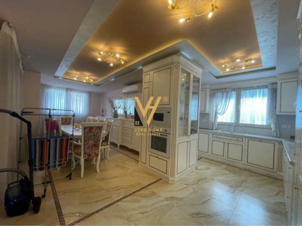 Tirane, shitet apartament+verande | Penthouse 4+1+Ballkon Kati 4, 227 m² 432.600 € (LIQENI I THATE)