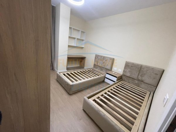 Tirane, jepet me qera apartament 2+1 Kati 1, 117 m² 1.300 € 