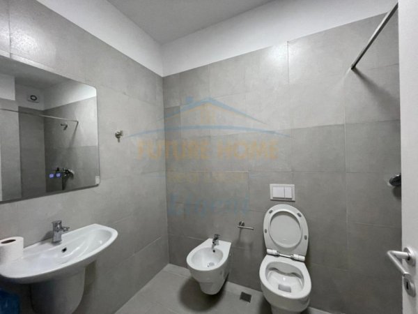 Tirane, jepet me qera apartament 2+1 Kati 1, 117 m² 1.300 € 