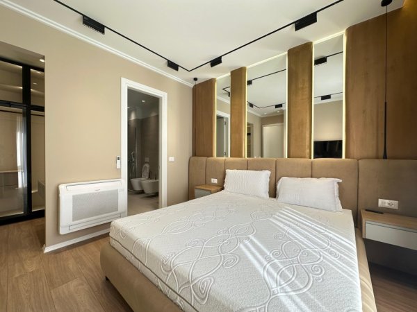 Tirane, jepet me qera apartament 3+1+Ballkon Kati 1, 140 m² 2.000 € (Liqeni i Thate)