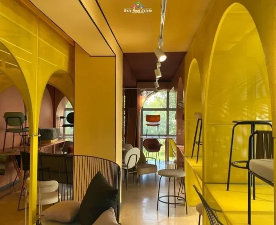 Tirane, jepet me qera dyqan Kati 2, 80 m² 800 € (Bulevardi Bajram Curri)