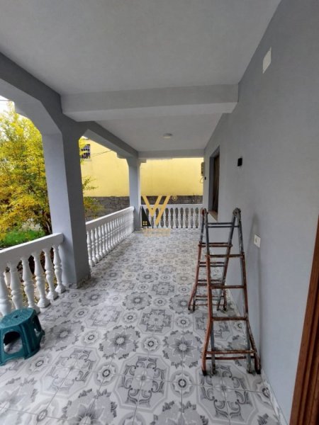 Tirane, shitet shtepi 2+1+Ballkon Kati 0, 160 m² (ASTIR)