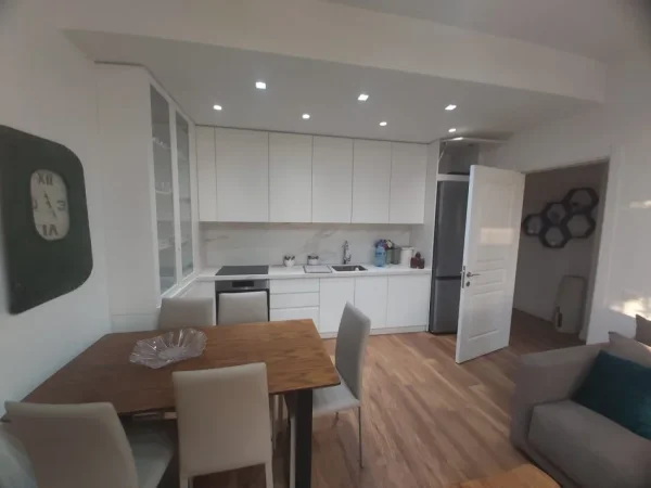 Tirane, shes apartament 2+1 Kati 5, 92 m² 192.000 € (GOLDEN PARK)