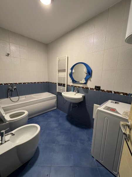 Tirane, shitet apartament 2+1 Kati 3, 110 m² 198.000 € (Rruga xhanfize keko)