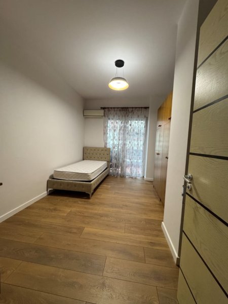 Tirane, shitet apartament 2+1 Kati 3, 110 m² 198.000 € (Rruga xhanfize keko)