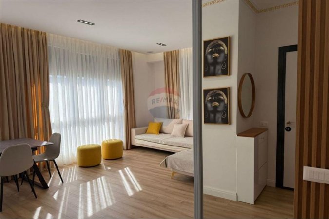 Tirane, jepet me qera apartament 2+1 , 113 m² 950 € (Ish Fusha e Aviaciont)