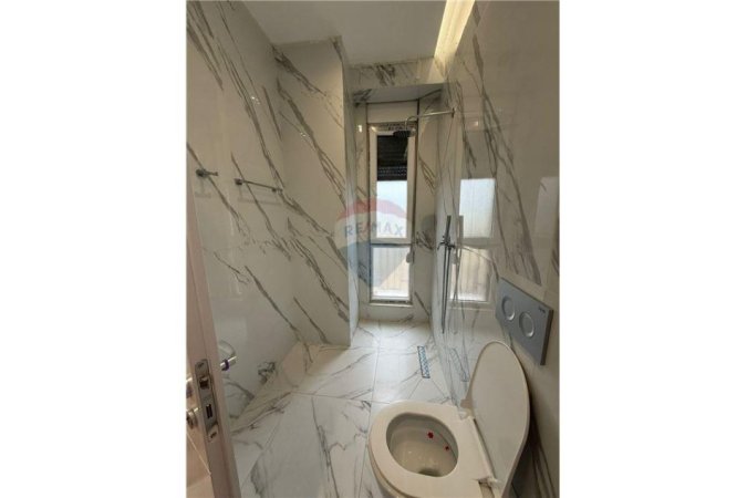 Tirane, jepet me qera apartament 2+1 , 113 m² 950 € (Ish Fusha e Aviaciont)