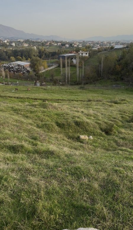 Tirane, shitet toke , 4.500 m² 270.000 € (Babrru)