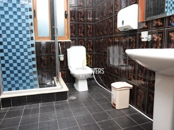 Berat, shitet 2 Katshe Kati 2, 219 m² 350.000 € (Berat)