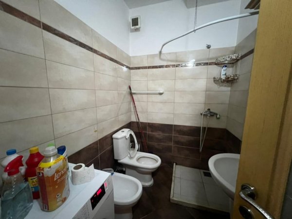 Tirane, jepet me qera apartament 1+1 Kati 3, 55 m² 350 € (rruga thesarit)