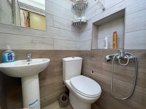 Tirane, jepet me qera garsonier Kati 2, 37 m² 370 € (Tek Bulevardi i Ri)