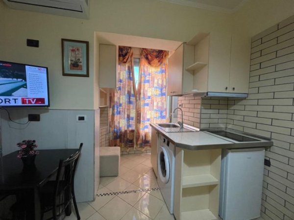 Tirane, jepet me qera garsonier Kati 2, 37 m² 370 € (Tek Bulevardi i Ri)