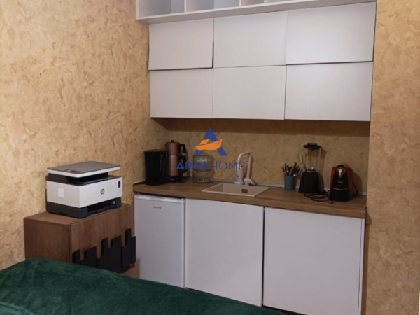 Tirane, jepet me qera zyre Kati 2, 30 m² 1.500 € (SHESHI WILSON)