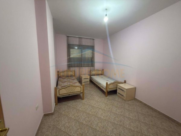 Tirane, jepet me qera apartament 2+1 Kati 4, 95 m² 550 € 