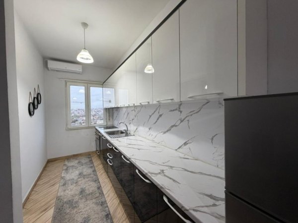 Tirane, jepet me qera apartament 1+1 Kati 2, 65 m² 500 € (Shkolla e Bashkuar.)