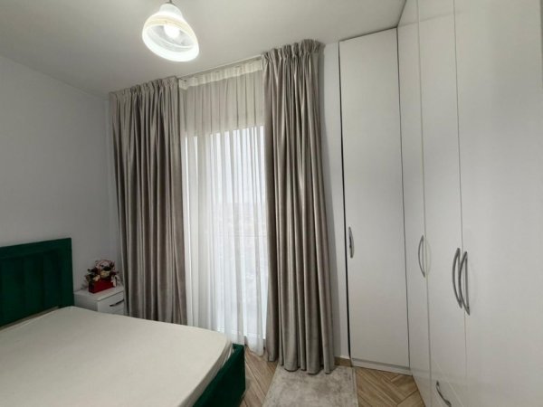 Tirane, jepet me qera apartament 1+1 Kati 2, 65 m² 500 € (Shkolla e Bashkuar.)
