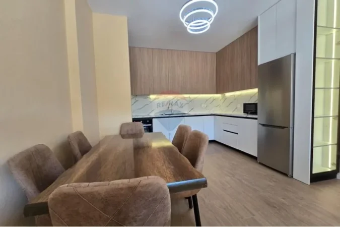 Tirane, jepet me qera apartament 2+1 , 105 m² (rr.Teodor Keko)