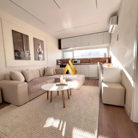 Tirane, jepet me qera apartament 1+1+Ballkon Kati 5, 60 m² 650 € (myslym shyri)