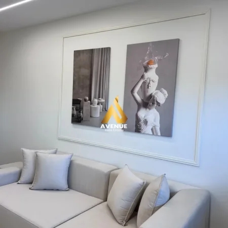 Tirane, jepet me qera apartament 1+1+Ballkon Kati 5, 60 m² 650 € (myslym shyri)