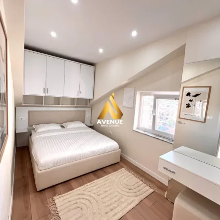 Tirane, jepet me qera apartament 1+1+Ballkon Kati 5, 60 m² 650 € (myslym shyri)