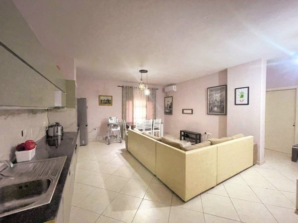 Jepet me Qira Apartament 2+1 ne Fresk,  500 €URO