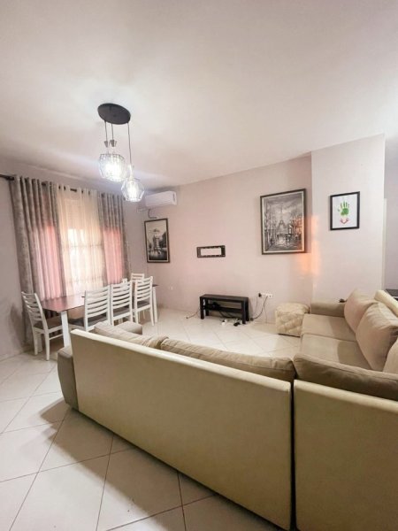 Jepet me Qira Apartament 2+1 ne Fresk,  500 €URO