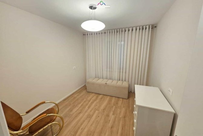 Tirane, jepet me qera apartament 2+1+Ballkon Kati 3, 75 m² 820 € (Myslym Shyri)
