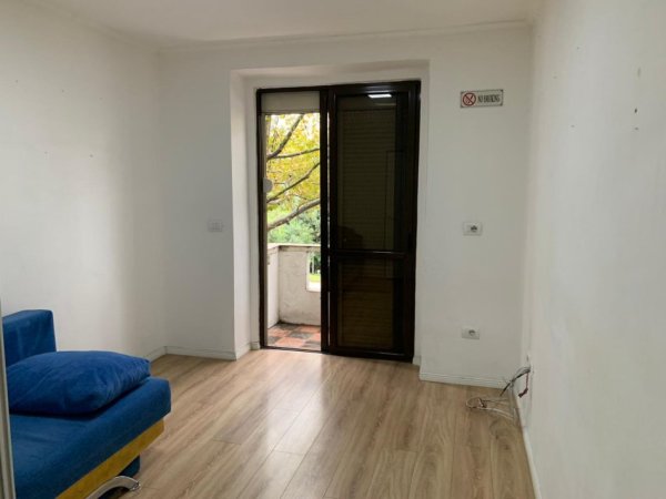 Tirane, jepet me qera ambjent biznesi Kati 2, 66 m² 727 € (Kryqezimi i Vasil Shantos.)