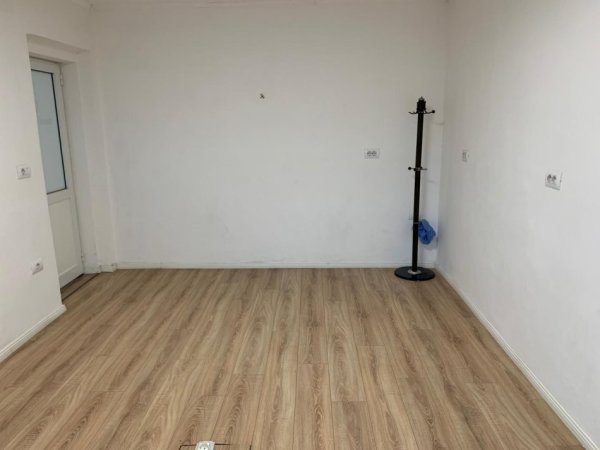 Tirane, jepet me qera ambjent biznesi Kati 2, 66 m² 727 € (Kryqezimi i Vasil Shantos.)