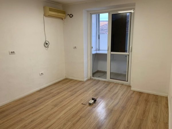 Tirane, jepet me qera ambjent biznesi Kati 2, 66 m² 727 € (Kryqezimi i Vasil Shantos.)