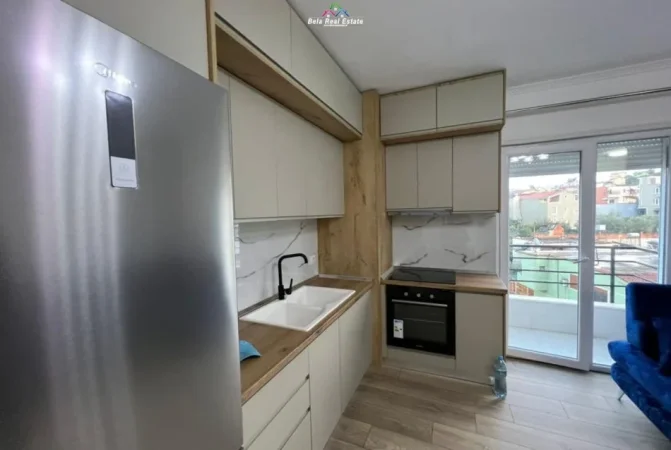 Tirane, jepet me qera apartament 1+1+Ballkon Kati 2, 50 m² 450 € (Selite)