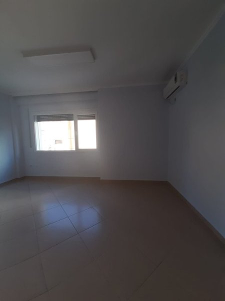 Tirane, jepet me qera apartament 2+1+Ballkon Kati 2, 98 m² 700 € (Toptani)