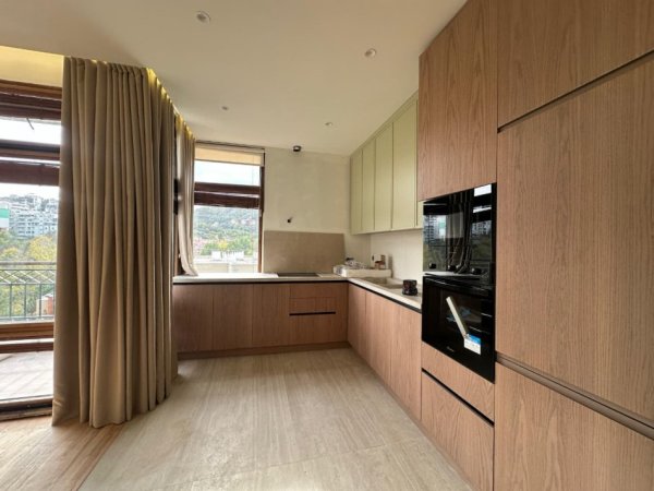 Tirane, jepet me qera 2+1 Kati 8, 115 m² 1.200 € (TEK KOPESHTI BOTANIK)