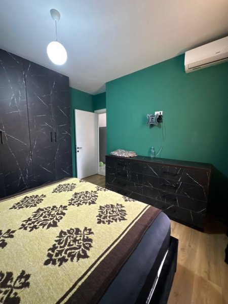 Tirane, jepet me qera apartament 2+1+Ballkon Kati 4, 100 m² 550 € (Xhamia e Selites)