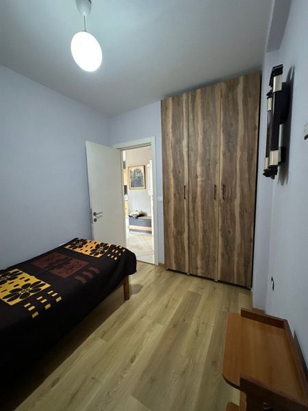 Tirane, jepet me qera apartament 2+1+Ballkon Kati 4, 100 m² 550 € (Xhamia e Selites)
