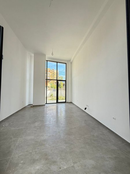 Tirane, shitet zyre , 36 m² (9 katshet)