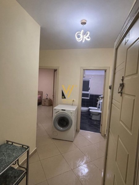 Tirane, jepet me qera apartament 1+1+Ballkon Kati 5, 63 m² 480 € (RRUGA E DIBRES)