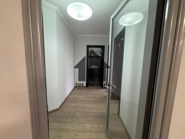 Tirane, shitet apartament 2+1+Ballkon Kati 3, 103 m² 258.000 € (21 - Dhjetori Bkt Bank)