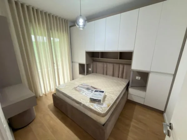 Tirane, jepet me qera apartament 1+1 Kati 6, 500 € 