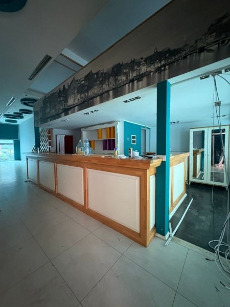 Tirane, shitet ambjent biznesi Kati 1, 132 m² 353.000 € (ASTIR)