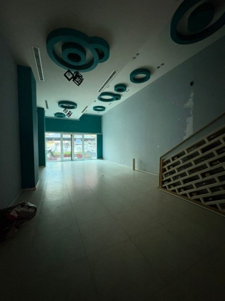Tirane, shitet ambjent biznesi Kati 1, 132 m² 353.000 € (ASTIR)