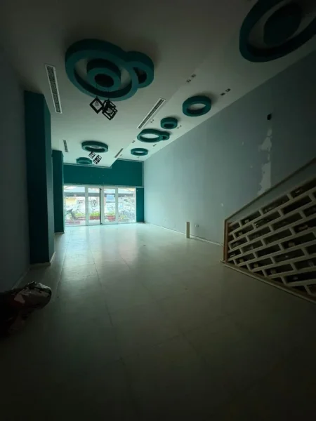 Tirane, shitet ambjent biznesi Kati 1, 132 m² 353.000 € (ASTIR)