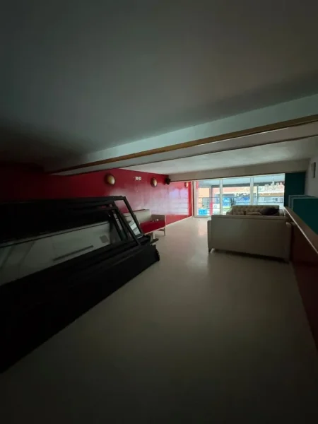 Tirane, shitet ambjent biznesi Kati 1, 132 m² 353.000 € (ASTIR)