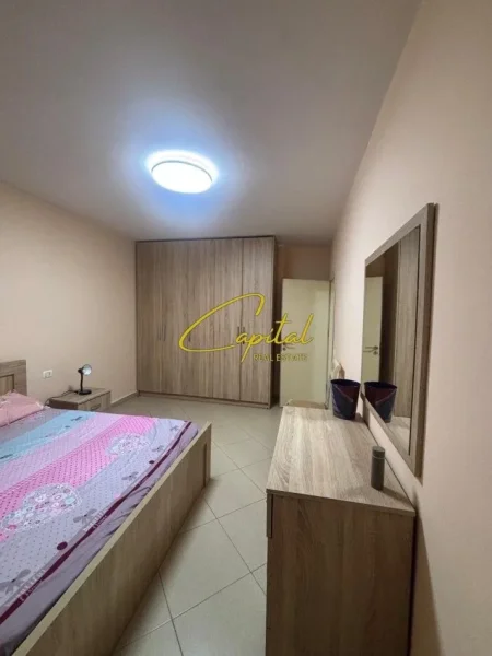 Tirane, jepet me qera apartament 1+1 Kati 5, 65 m² 480 € (RRUGA E DIBRES)