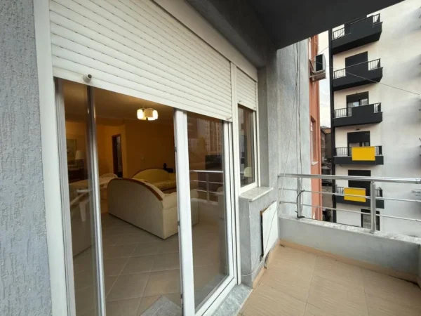 Shitet Apartament 2+1, “Rruga 1 Maji”, Korcë