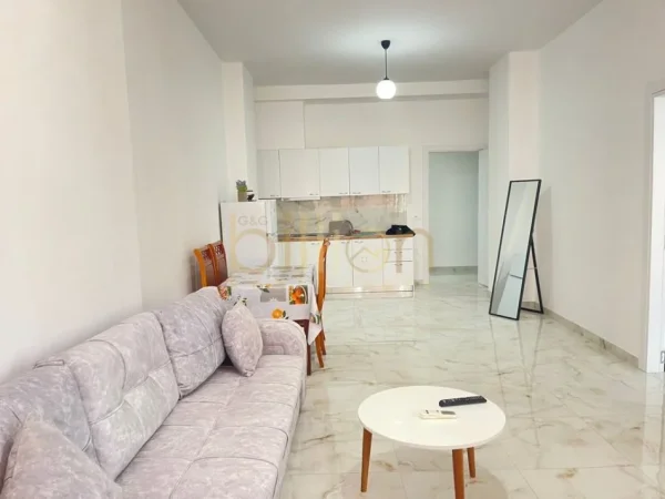 Tirane, jap me qera apartament 2+1 , 70 m² 700 € (Astir)
